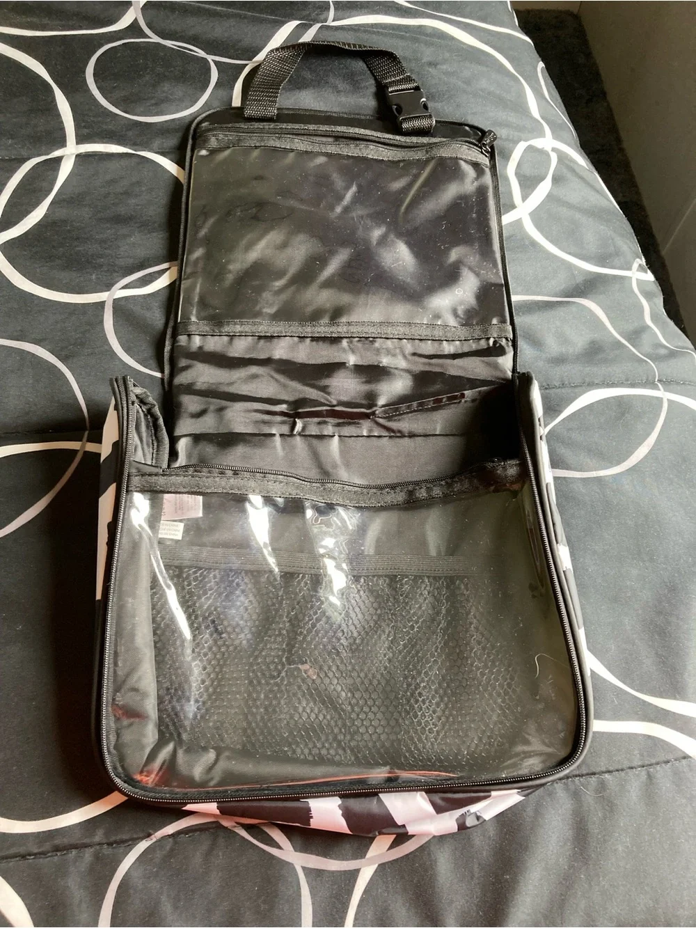 thirty-one Black & White Brushstroke Cosmetic/Train Case